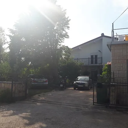 Tinka Apartmán Starigrad Paklenica