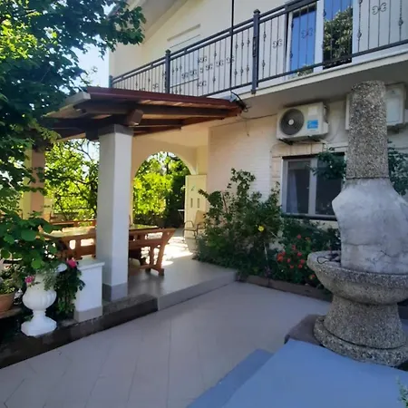Apartment Tinka Starigrad Paklenica