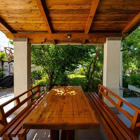 Tinka * Starigrad Paklenica