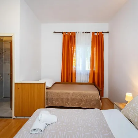 Apartment Tinka Starigrad Paklenica