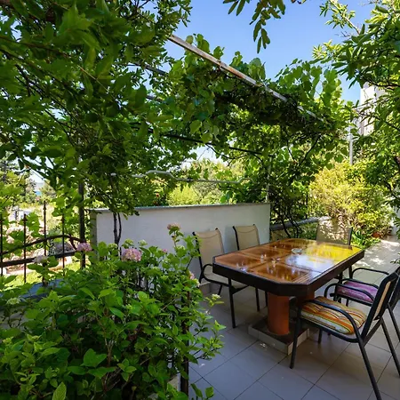 Tinka Apartment Starigrad Paklenica