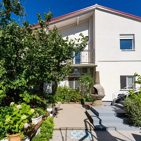 Tinka Apartment