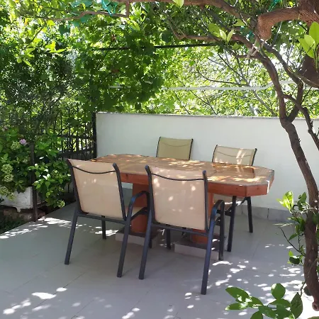 Tinka Apartment Starigrad Paklenica