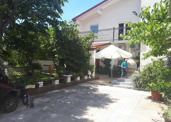 Tinka * Starigrad Paklenica