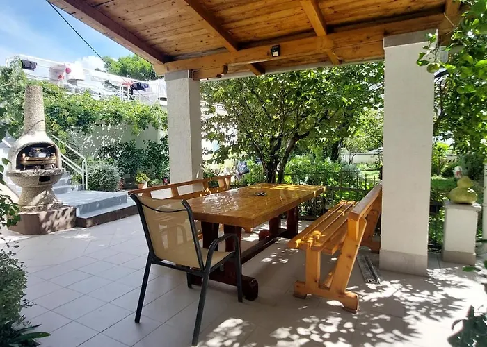 Tinka Διαμέρισμα Starigrad Paklenica