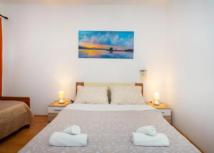 Tinka Apartmán Starigrad Paklenica
