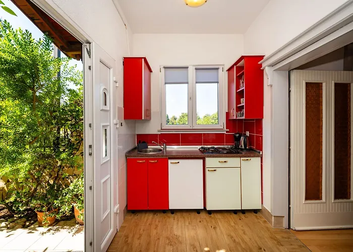 Tinka Starigrad Paklenica