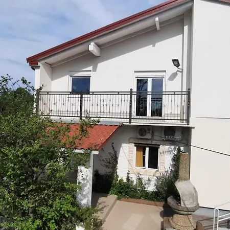 Tinka Apartman *