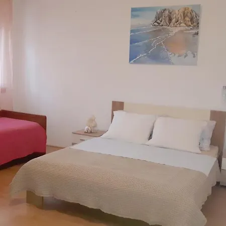 Tinka Starigrad Paklenica