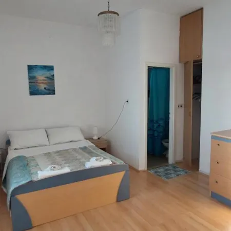 Tinka Starigrad Paklenica