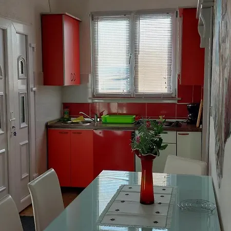 Tinka Apartment *
