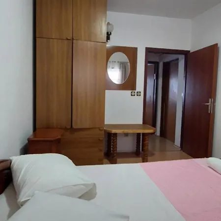 Tinka Apartment *