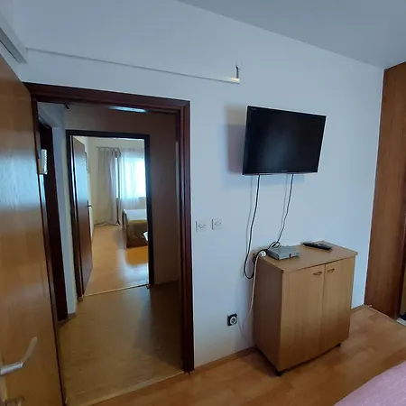 Tinka Apartment *