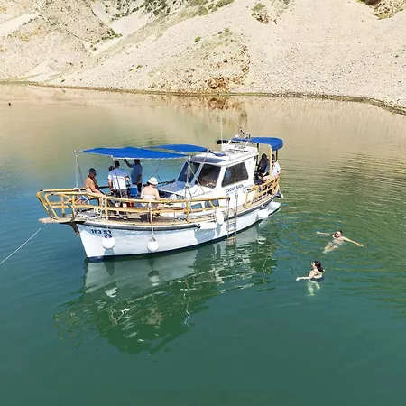 Tinka Starigrad Paklenica